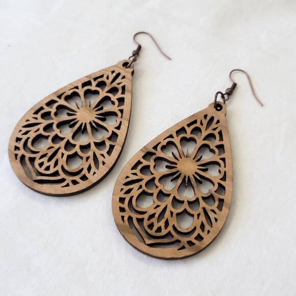 NEW CHERRY WOOD EARRINGS SACRED FLOWER WITH ANTIQUE COPPER HOOKS - Picture 3 of 3